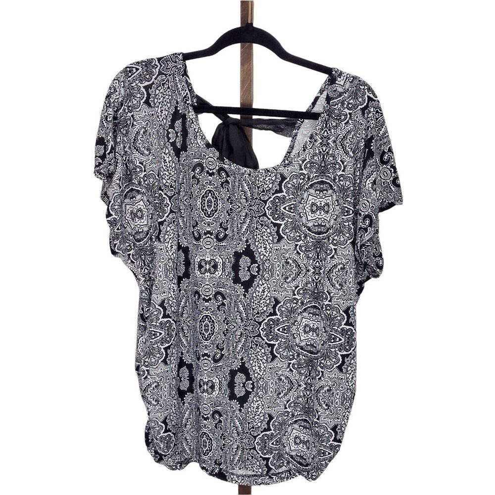 Lavish Plus Women's Short Sleeve Black White Paisley Blouse Size 1X